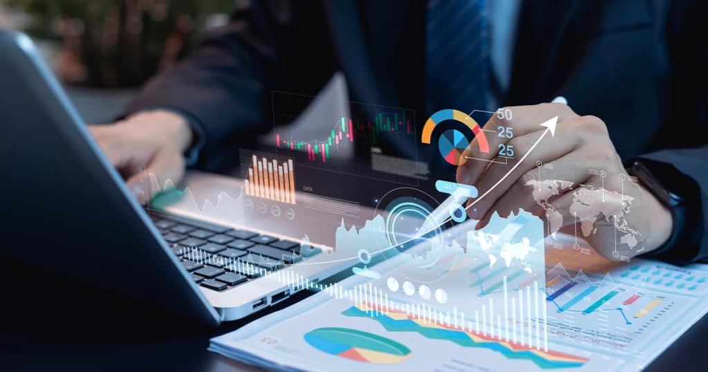 Dirigeant d'entreprise visualisant ses tableaux de bord financiers après une migration Pennylane réussie.